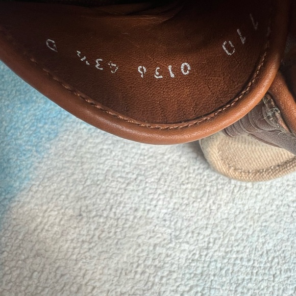 Gucci Men's Tan and Cream Loafers - Picture 5 of 9